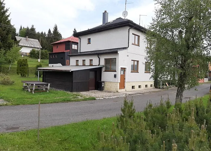 Semesterbostad Naproti Klinovci *